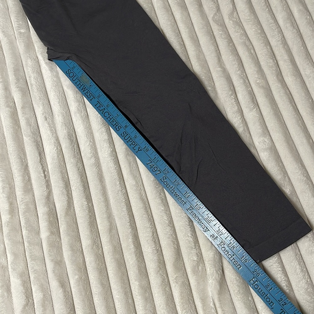Gymshark Cropped Legging | Size Small - Picture 10 of 10
